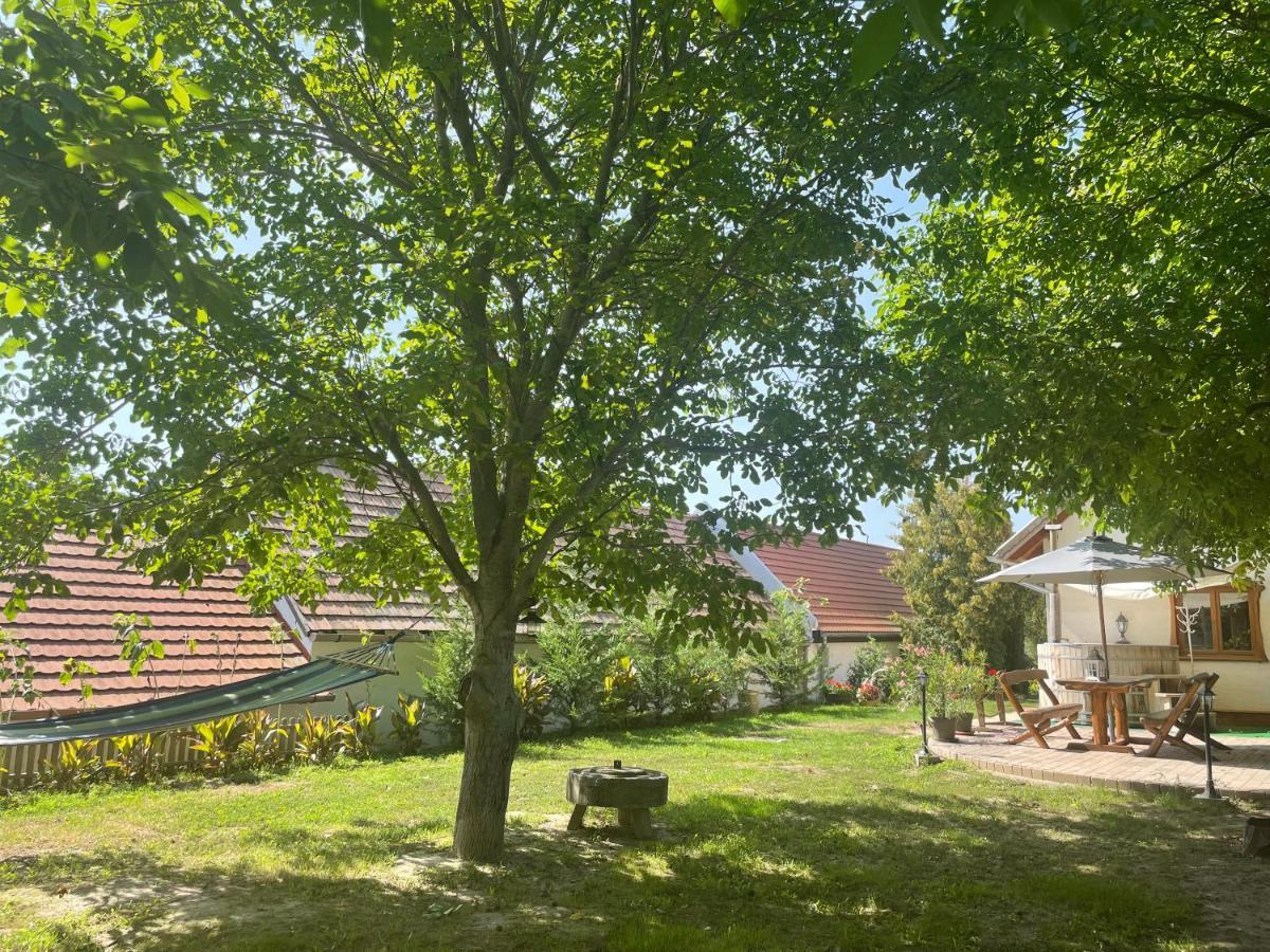 Villa Bakonyi Vadasz Haza Bakonykuti Exterior foto